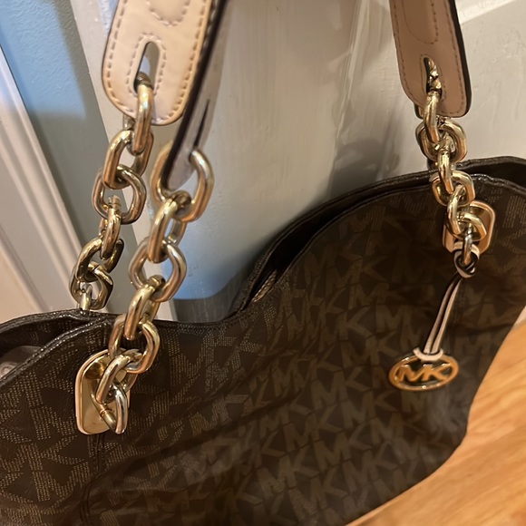 Michael Kors Fulton Purse, Large Bag - Picture 3 of 11